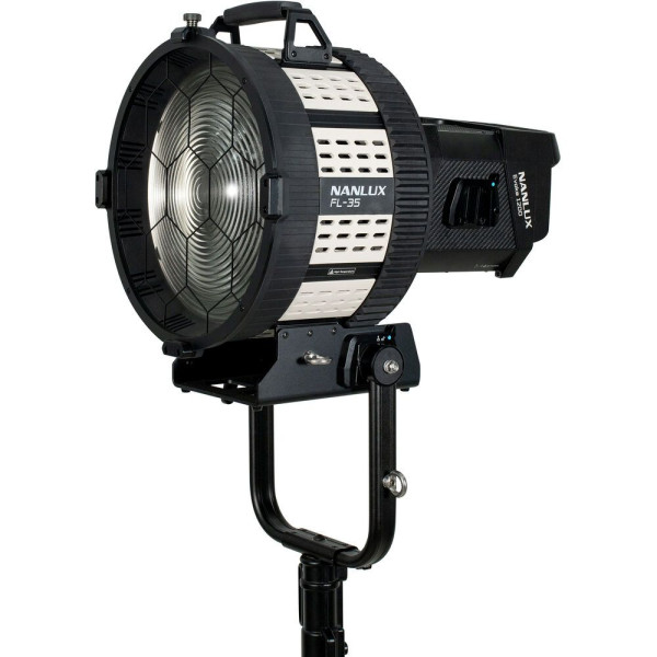 EVOKE 1200 Fresnel Kit