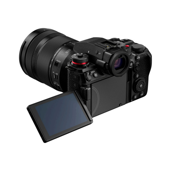 Lumix S1RII + 24-105mm F4 MACRO O.I.S. Lens