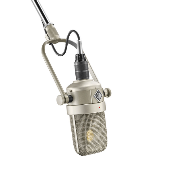 Neumann enceinte 2 voies KH 150 AES67