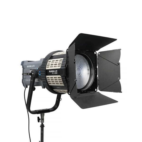 Nanlux Fresnel motorisée FL-22E zoom 15-48° Evoke 600C